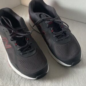 New Balance Men's Black and Red Athletic Shoes 517
